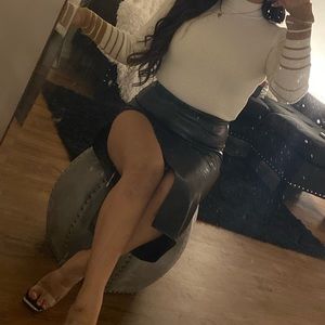 Meet your Posher, Abi